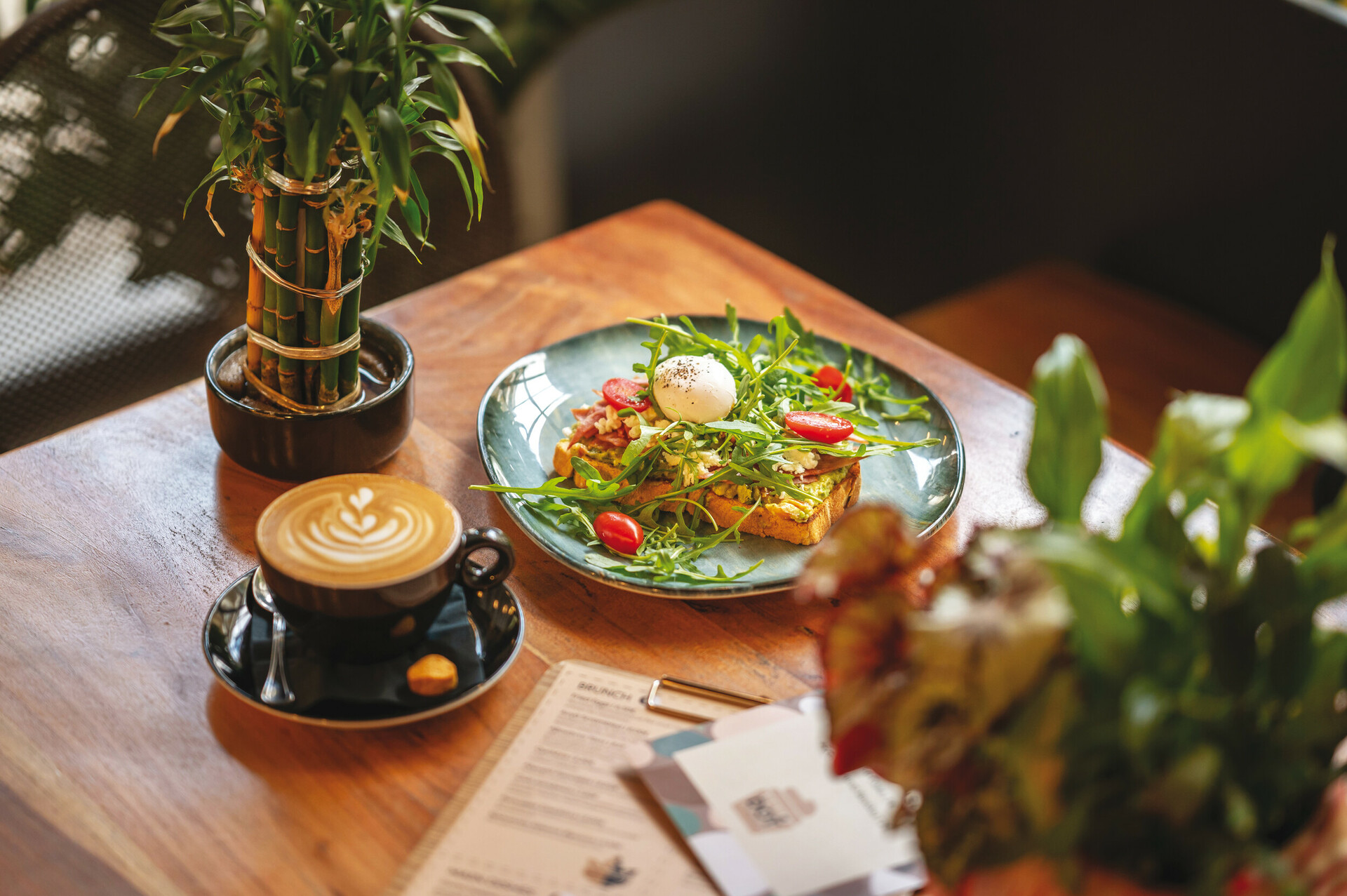 Dot bistro Ένα στέκι που μας τραβάει στην περιοχή των Αμπελόκηπων LiFO